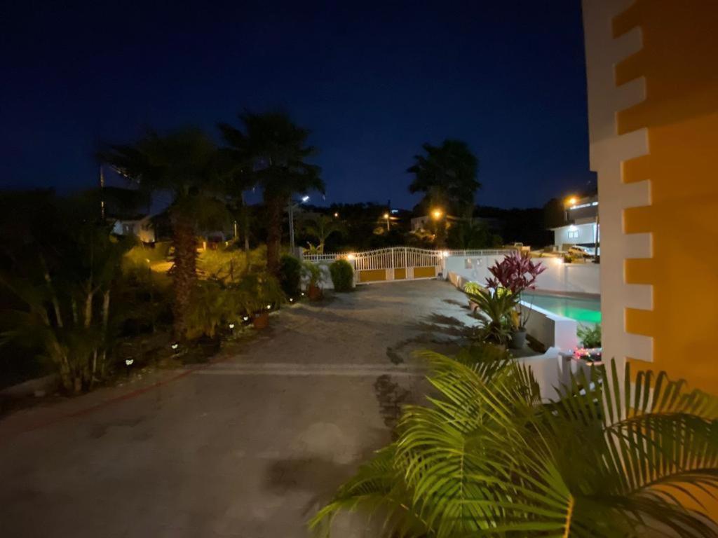 Faith'S Villa Tobago Diamond Exterior photo