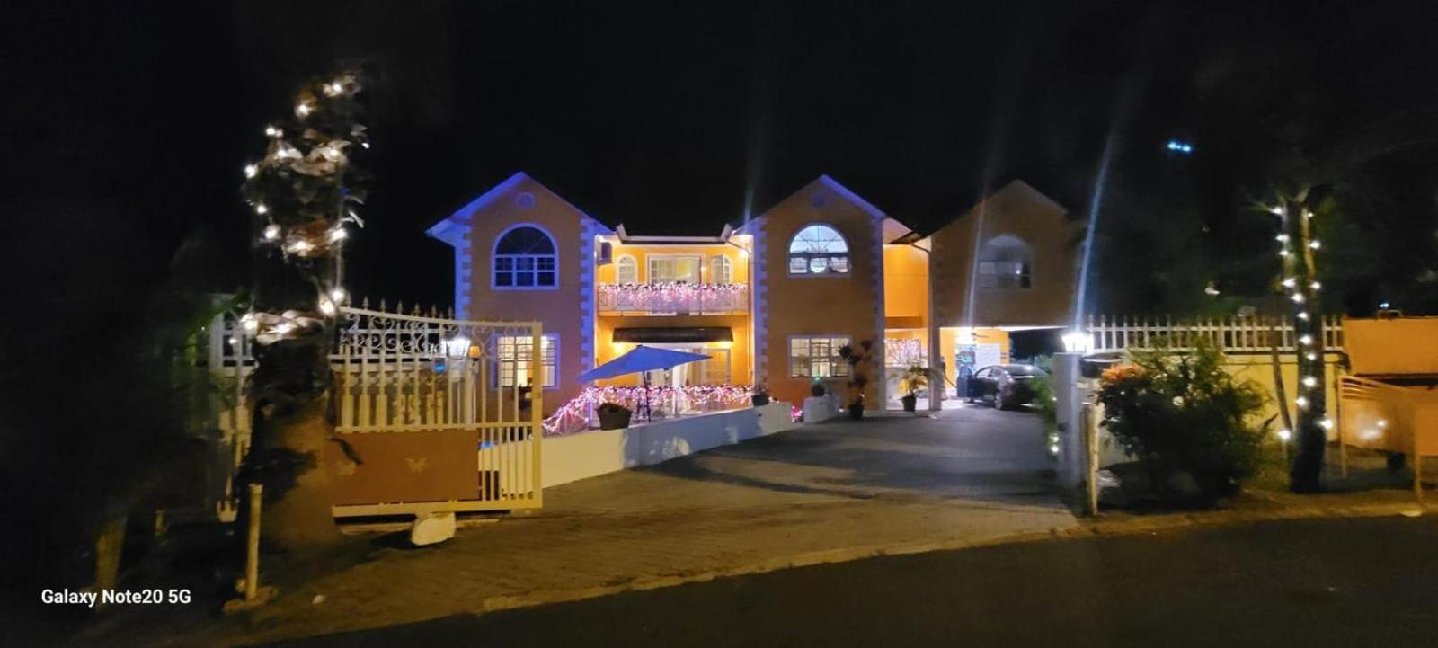 Faith'S Villa Tobago Diamond Exterior photo