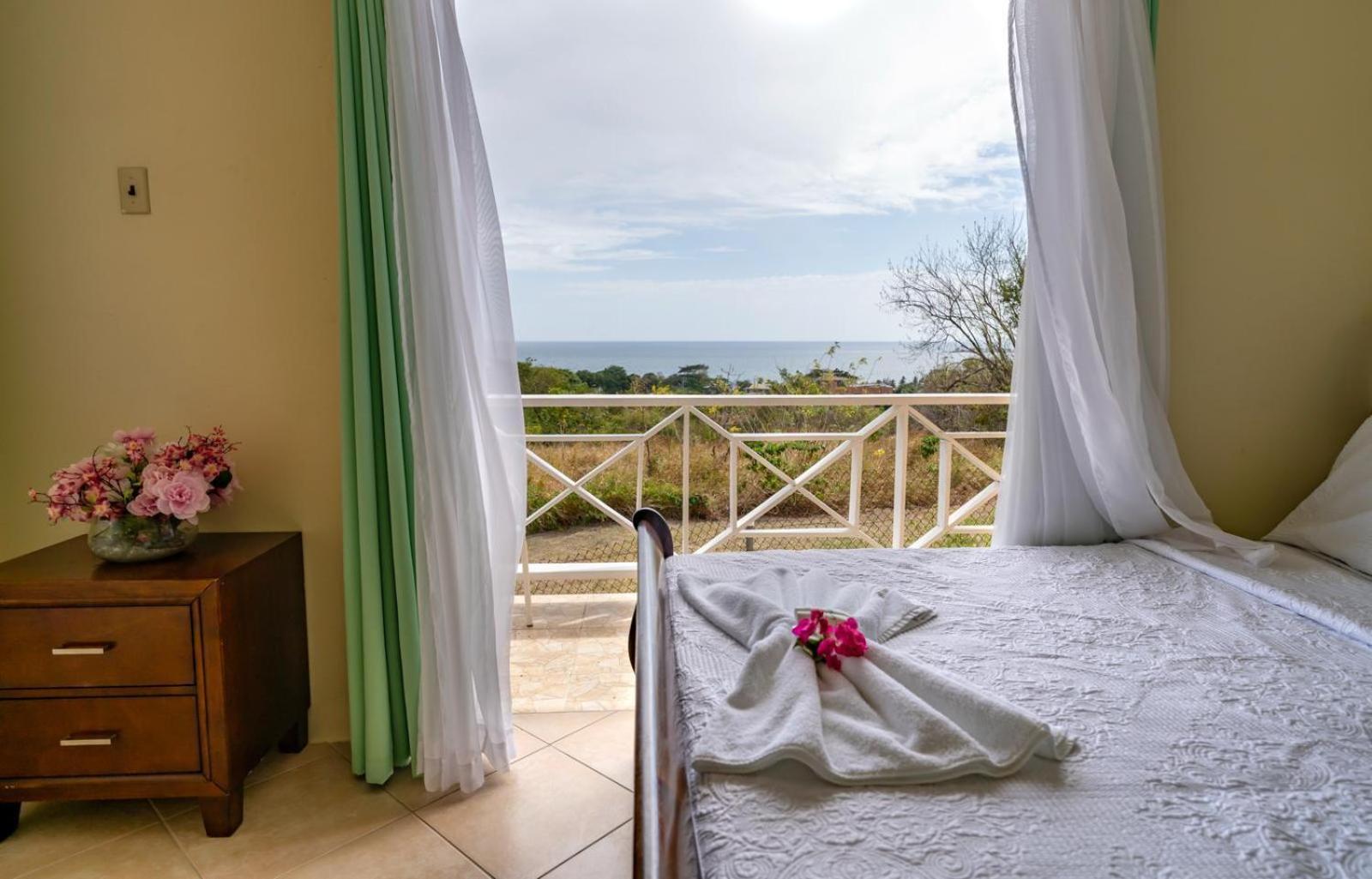 Faith'S Villa Tobago Diamond Exterior photo